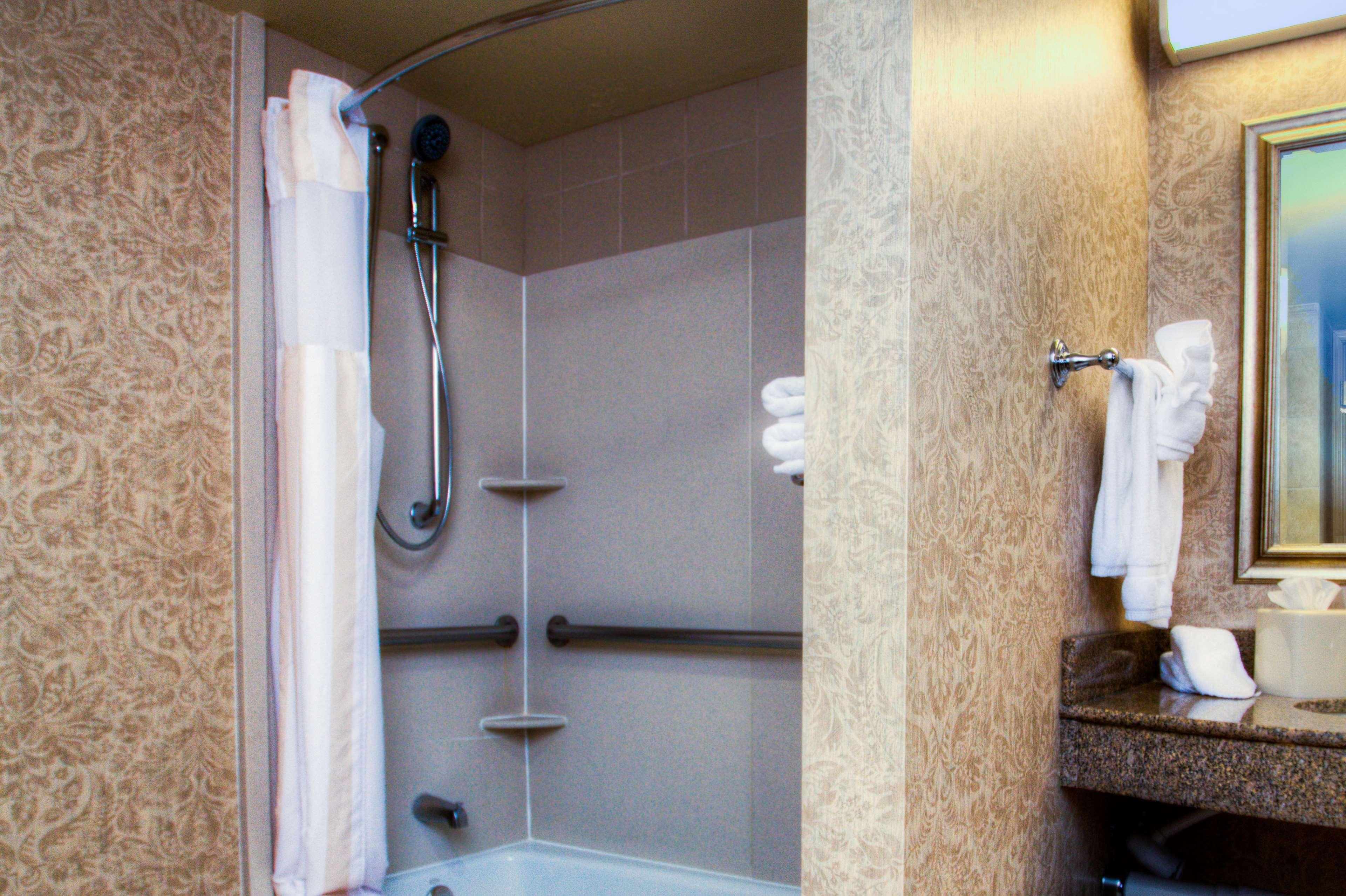 Hilton Garden Boise / 3*